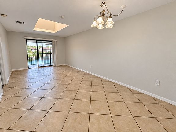 3rd image of 5321 Treetops Dr #T-202