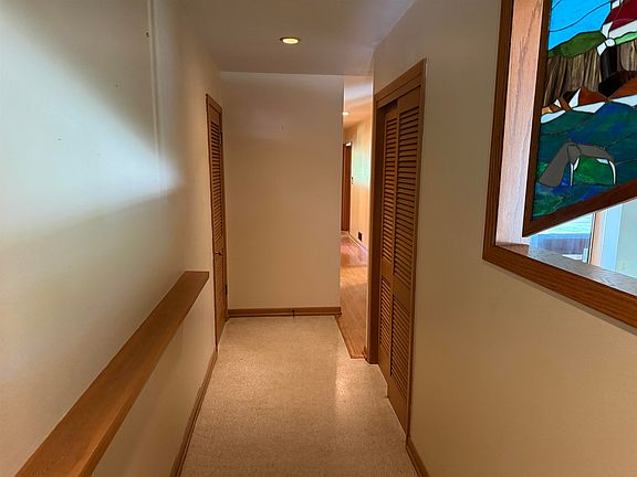 2nd image of 1894 Ridge Dr