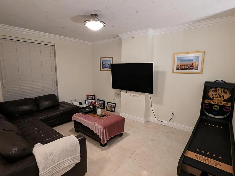 Loft , 2nd floor with furniture view