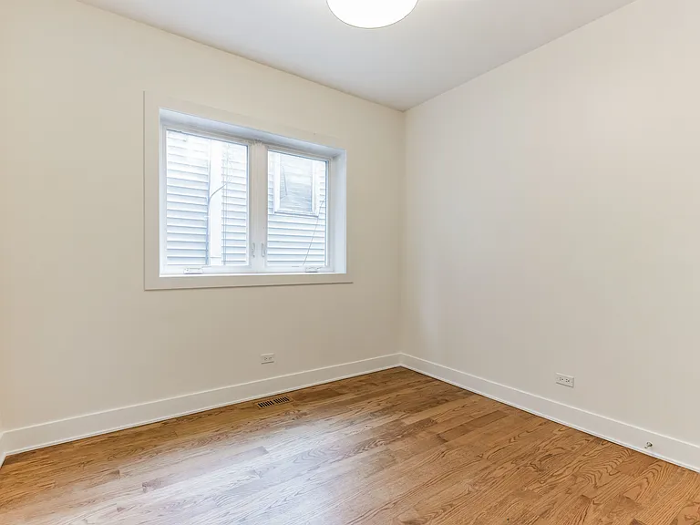 3235 N Wilton Ave #1 — Photo 6