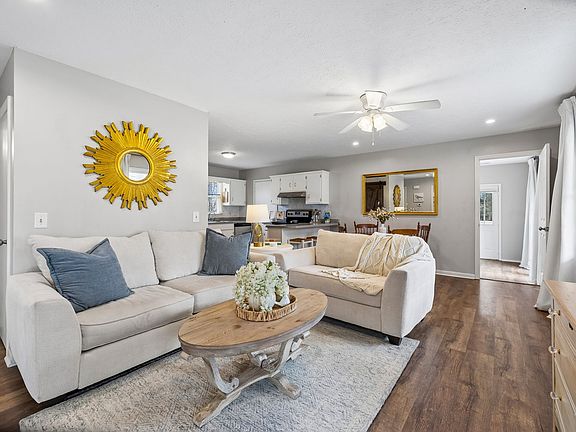 5th image of 968 Woodhaven Rd