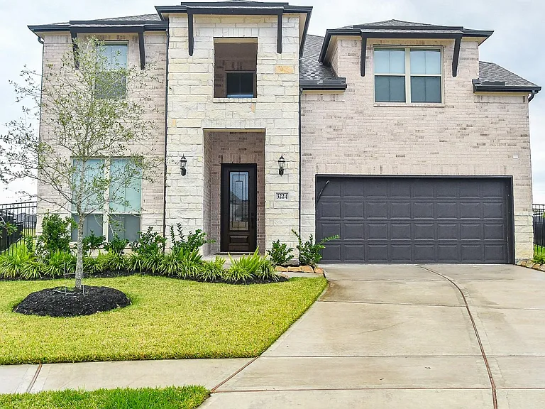 3224 Stingray Cove Dr — Photo 1