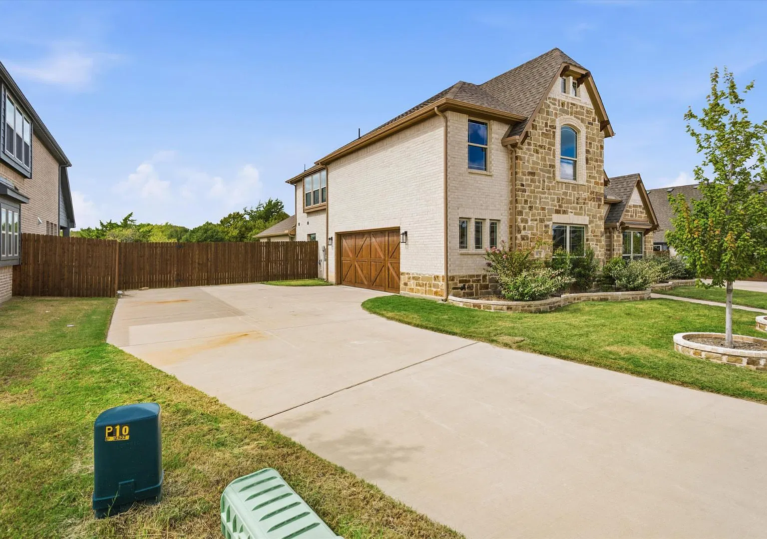 1133 Windy Vista Dr — Photo 2