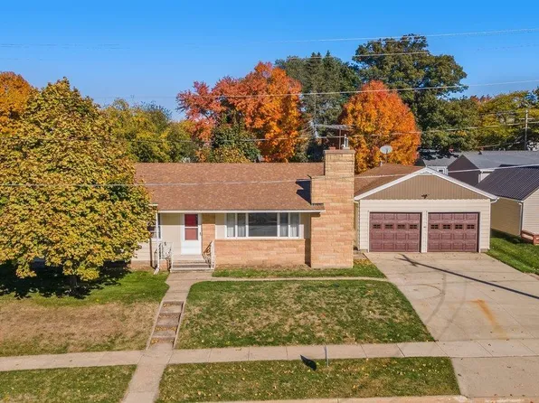 160 E Eagle St, Denver, IA 50622