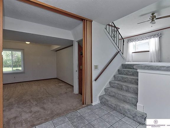 4th image of 3848 Parkview Dr