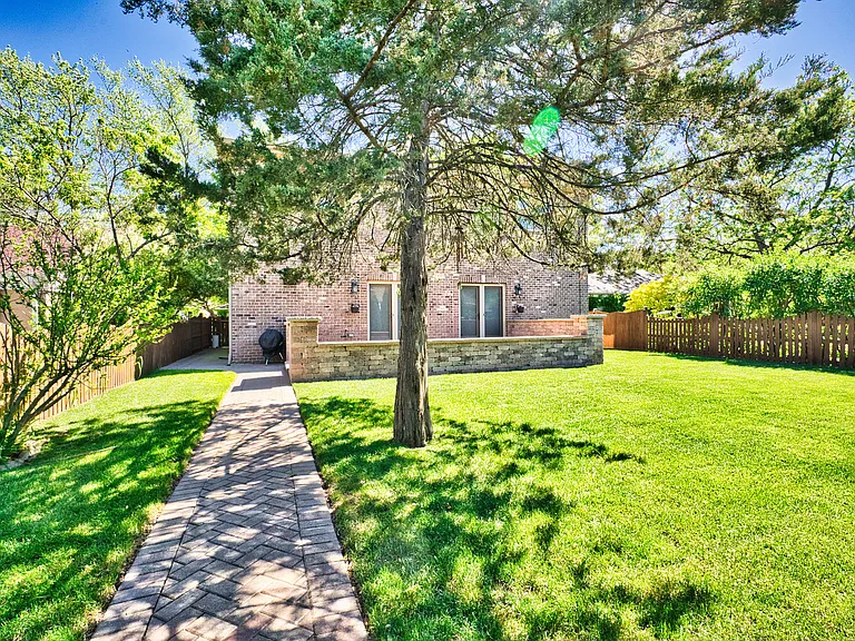 5044 Coyle Ave — Photo 4