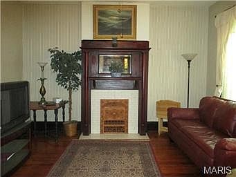 2nd image of 5026 S Grand Blvd