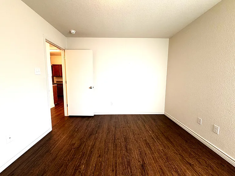 1511 Justin Loop #A — Photo 13