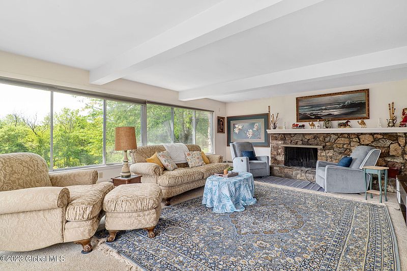 4th image of 717 Sacandaga Road