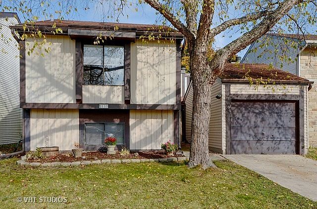 1st image of 30W110 Maplewood Dr