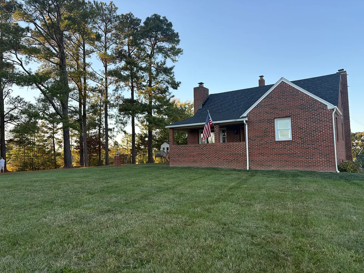 Building Photo - River Ridge Rd