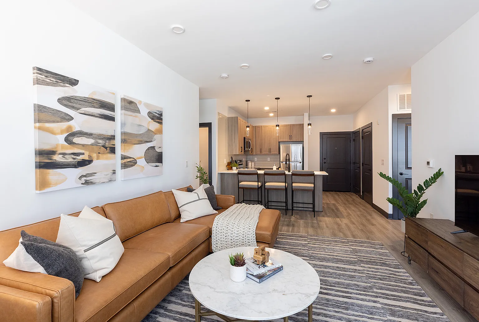 North End Apartments — Photo 2