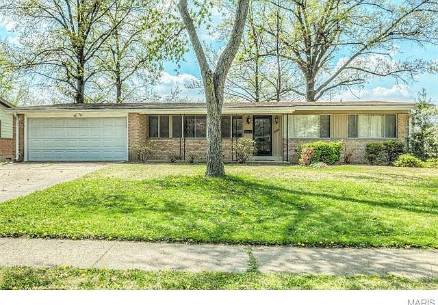 1st image of 3000 N Waterford Dr