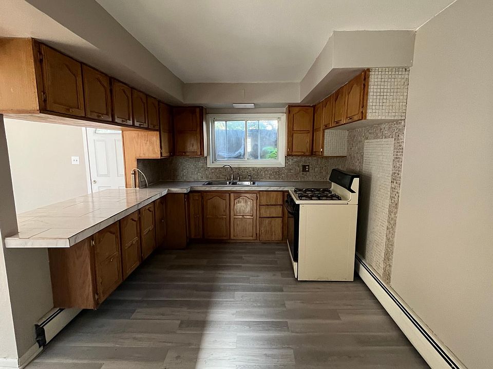 1st image of 3202 S 48th Ct Rear 1