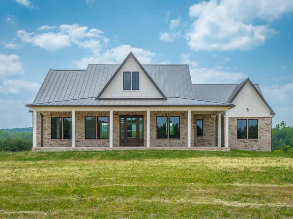 157 Halls Farm Ln, Pikeville, TN 37367