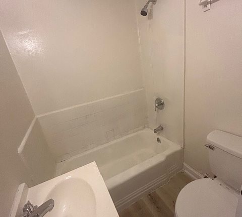 5th image of 1006 Anderson Pl APT A