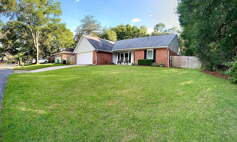 1st image of 1629 Parkside Cir