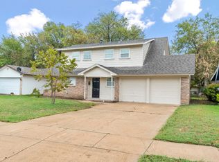 517 Blueberry Ln, Grand Prairie, TX 75052