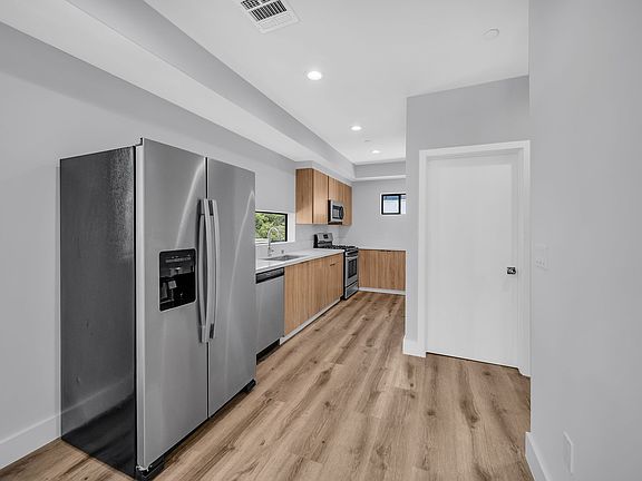 2nd image of 1218 S Magnolia Ave #1/2