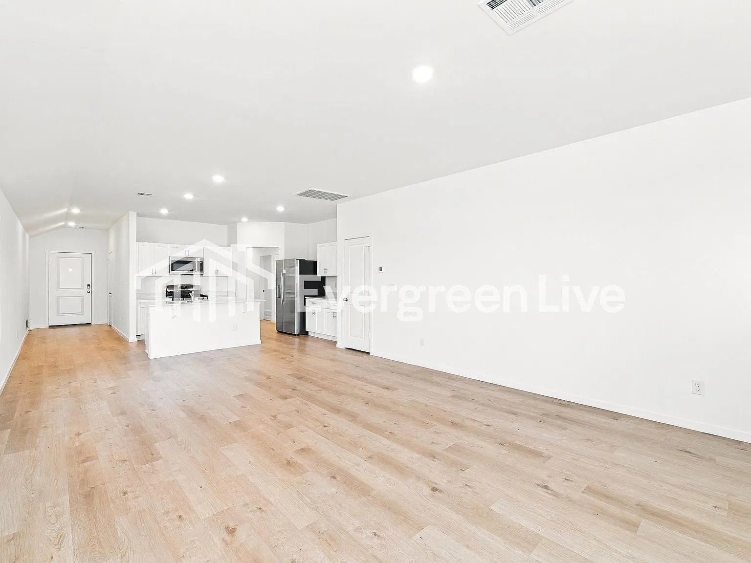 3 bed, 2.0 bath, 1402 sqft, $1,555 — Photo 4