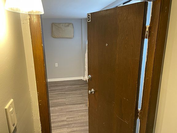 3rd image of 336 Luella Ave #1A