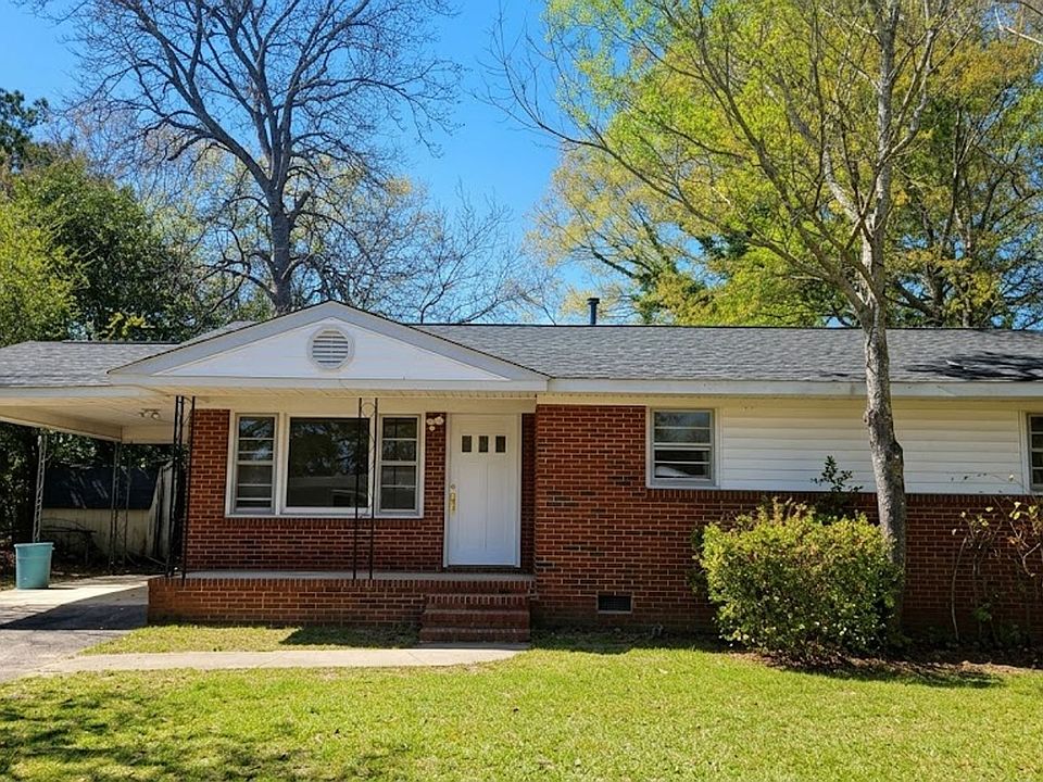 1st image of 1806 Camelot Dr