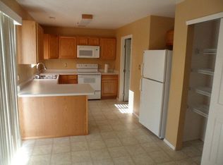 5326 Manor Ridge Dr, Pueblo, CO 81005