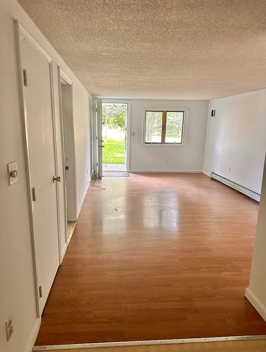Building Photo - 247 Terryville Ave #B