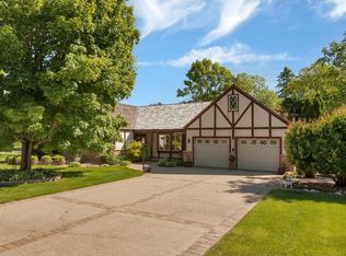1524 Calvary Hill Ln, Saint Cloud, MN 56301