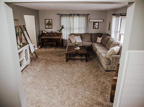 4th image of 668 Lakeview Dr
