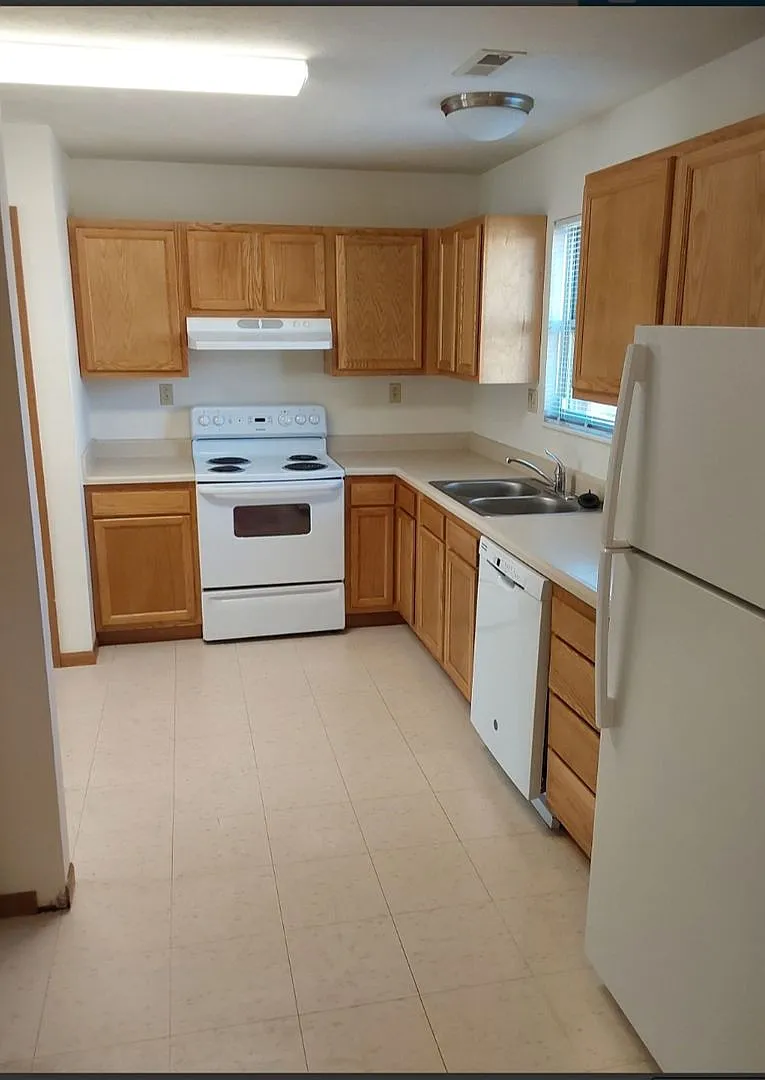 2BR 60% Glenn View II — Photo 1