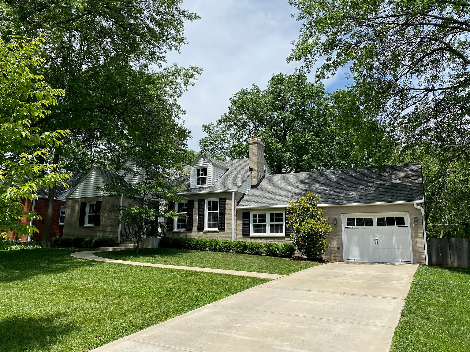 449 Fairway Ln photo 1