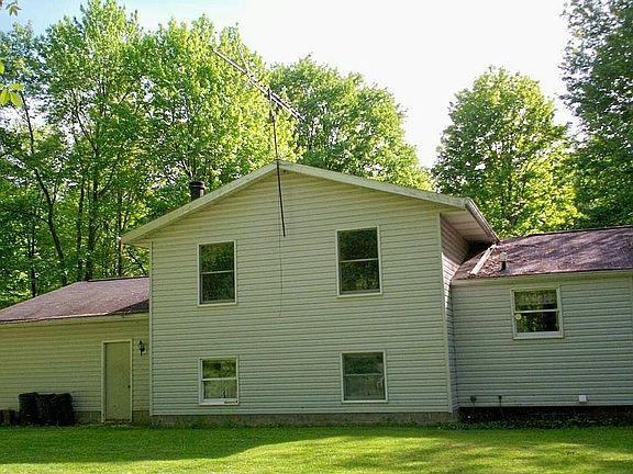 Back of house w/o sliding door