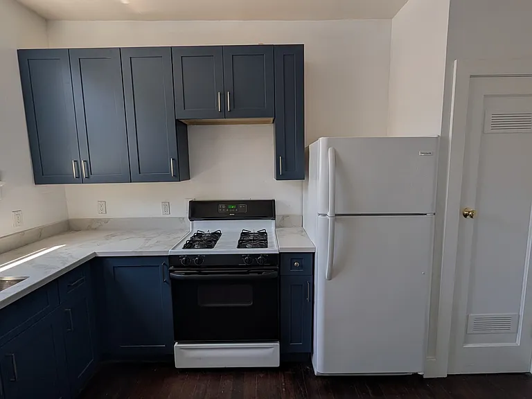 3431 Mission St #2 — Photo 16