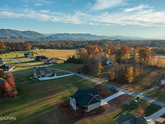 3rd image of 816 Majestic Mountains Blvd