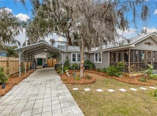 306 6th St W, Darien, GA 31305
