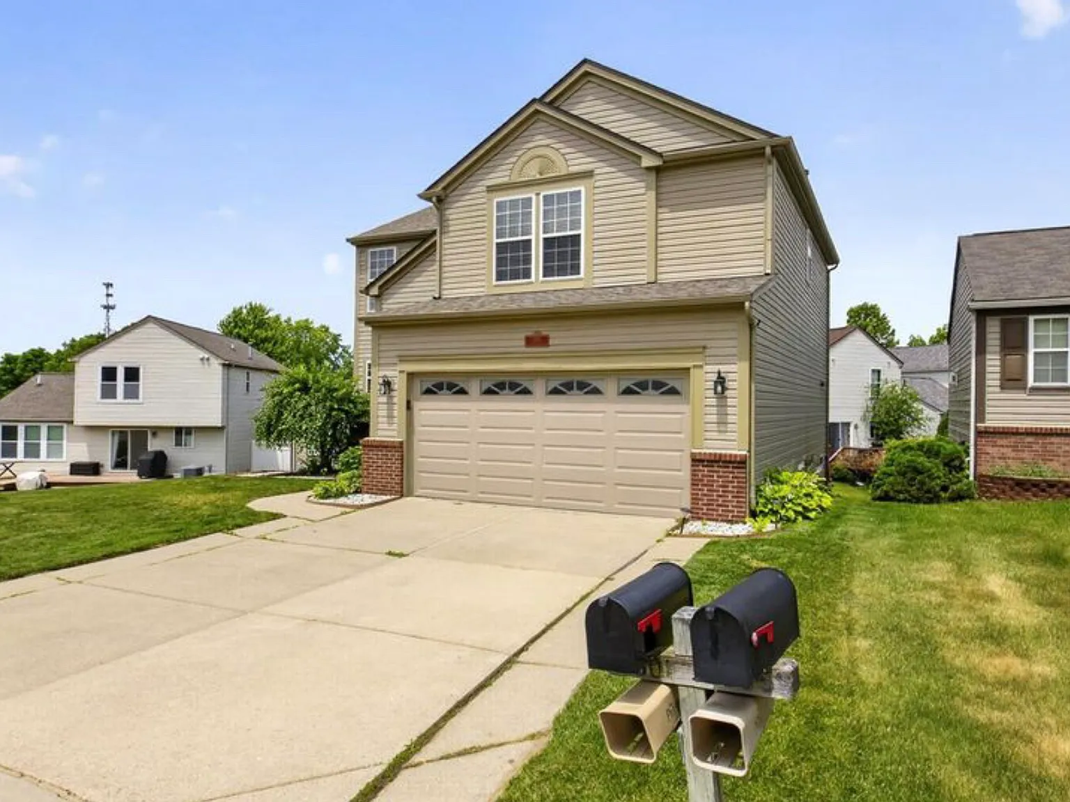 4 bed, 2278 sqft, $2,850 — Photo 3