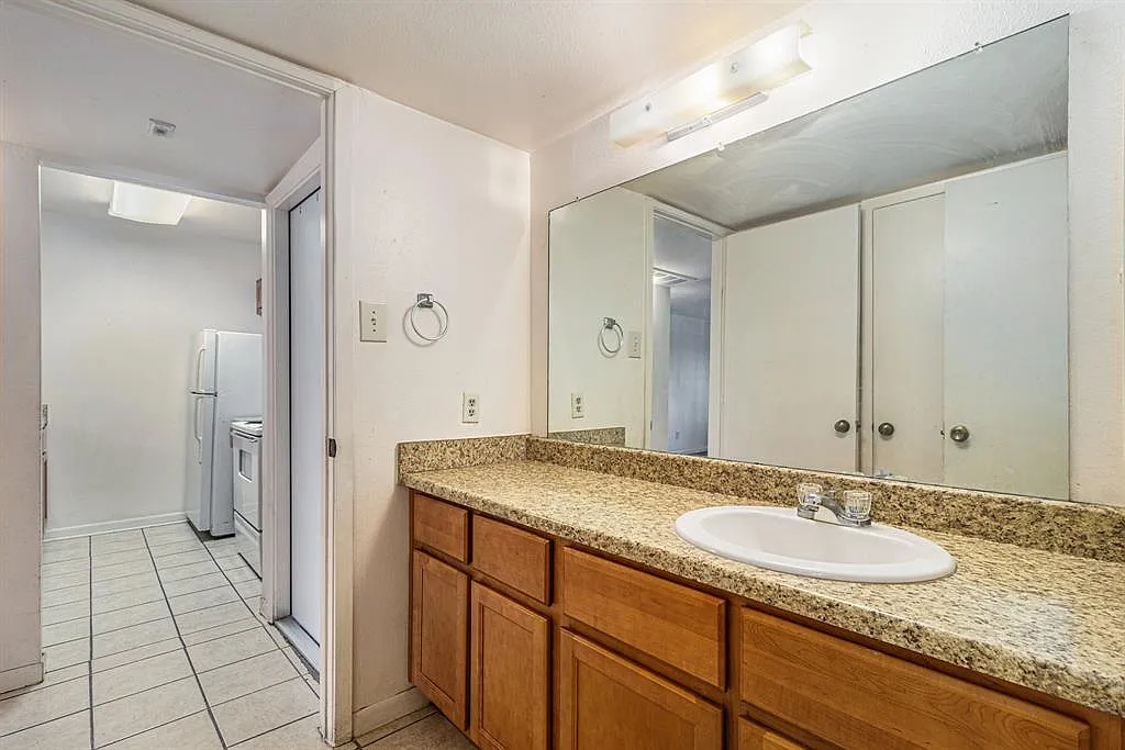 1 bed, 742 sqft, $1,078 — Photo 1