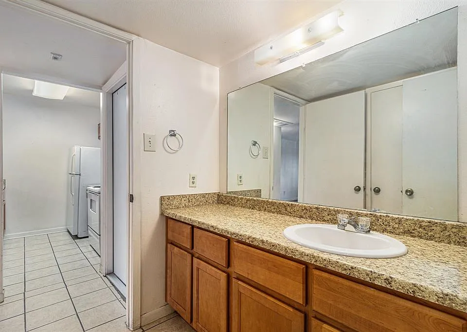 3045 Walnut Bend Ln #33