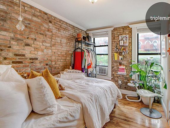 4th image of 230 E 7th St APT 3B