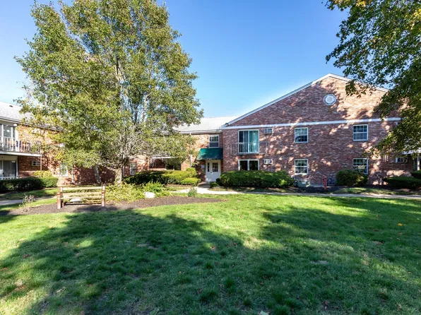 56 Townsend St APT B9, Abington, MA 02351