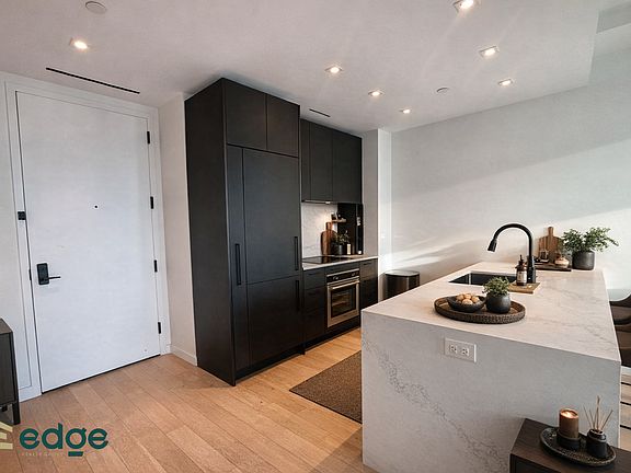 4th image of 329 Broadway #1306