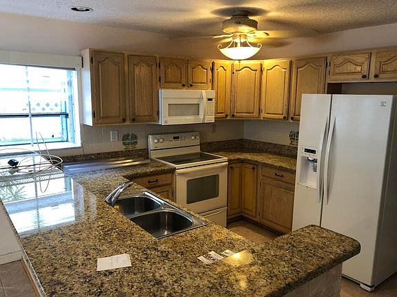 3rd image of 306 Lindsey Ct
