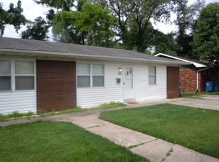 121 Moonlight Dr, Collinsville, IL 62234