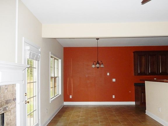 4th image of 104 Shalako Ln