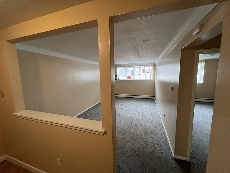 1015 York Ave — Photo 8