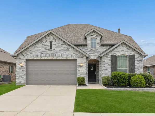 1813 Meadow Trail Ln, Aubrey, TX 76227