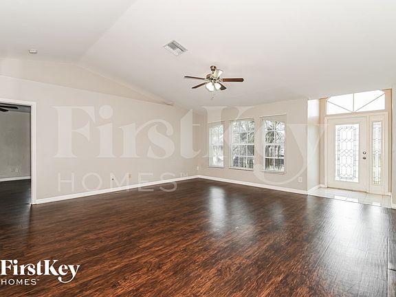3rd image of 18205 Apple Rd