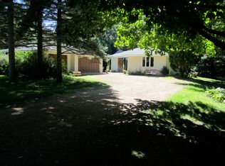 4860 Highcrest Dr, Excelsior, MN 55331