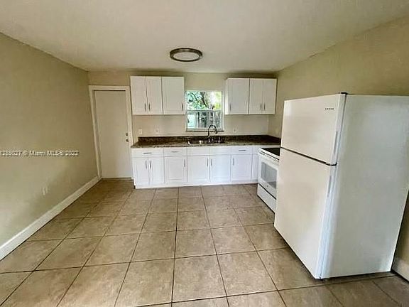 5th image of 16860 NE 3rd Ct #16860